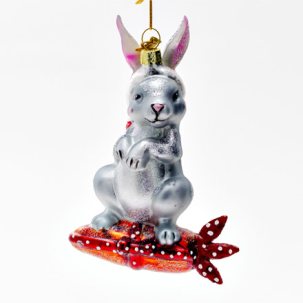 Елочная игрушка Зайка на морковке