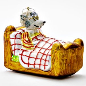 Елочная игрушка Волк в бабушкиной кровати