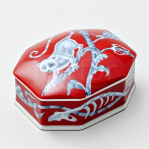 Туалетная коробочка Лямурия красная Граненая