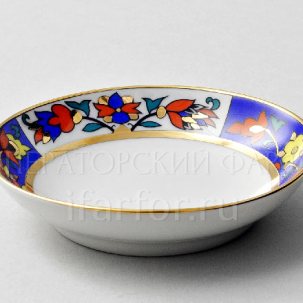 Розетка Народные узоры Весенняя