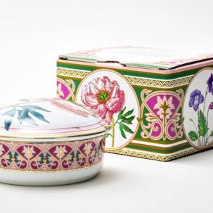 Туалетная коробочка в подарочной коробке Цветы и ягоды России. Дивный пион Круглая