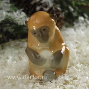 Скульптура Обезьянка с мячом