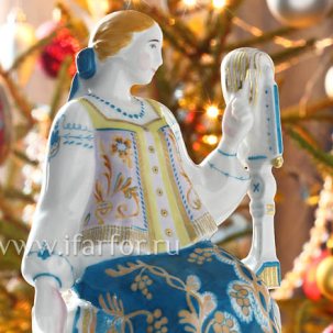 Скульптура Пряха