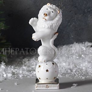 Скульптура Лев на шаре Клоунада