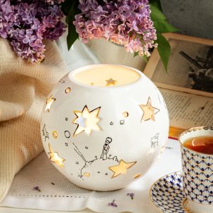 «...благоухает сирень, обещает весну и так сладко, сладко обонять нежный запах и думать о том, что вот уже прошла зима и