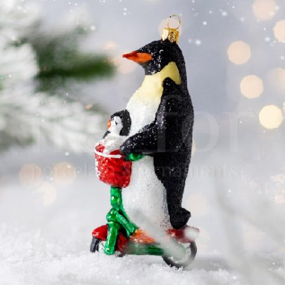 Елочная игрушка Пингвины на самокате