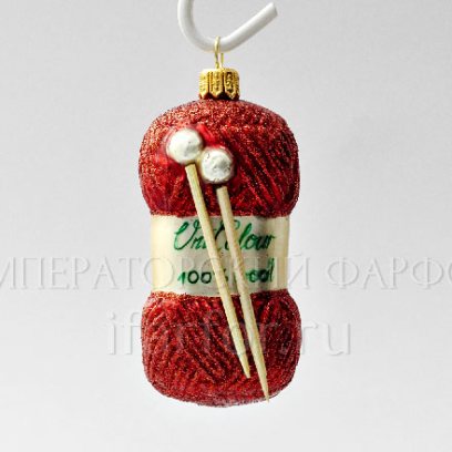 Елочная игрушка «Пряжа на спицах красная»