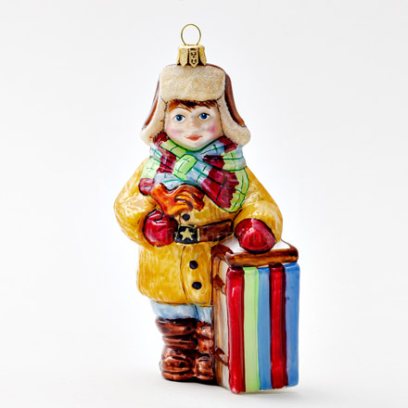 Елочная игрушка «Мальчик с санками»