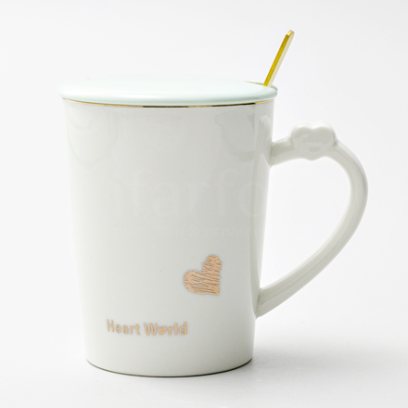 Кружка с крышкой и ложкой «Heard world»