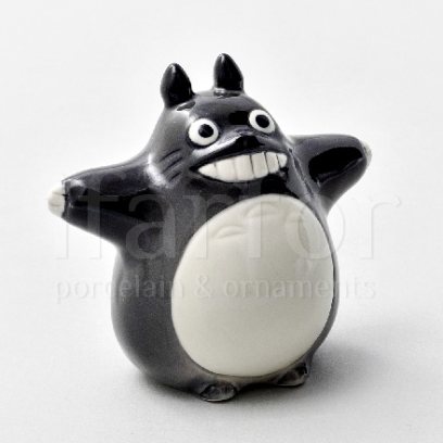 Скульптура «Тоторо-аниме»