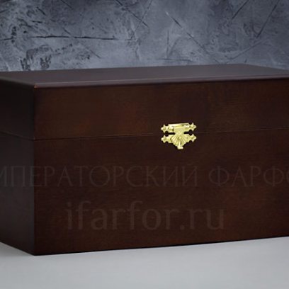 Шкатулка на 2 шара для елочных игрушек «Шкатулка коричневая» Форма: Шкатулка. Дерево, ткань. 260 x 130 x 140 мм.