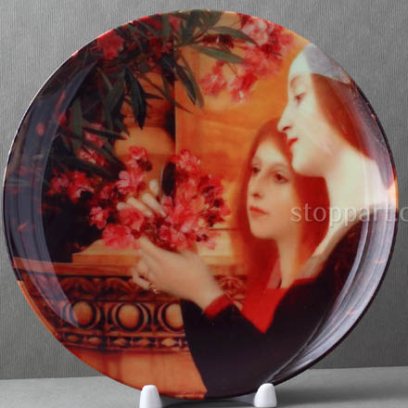 Декоративная тарелка «Две девушки с олеандром»