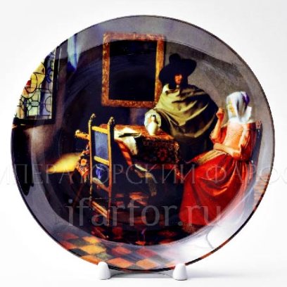 Декоративная тарелка «Девушка с бокалом вина»