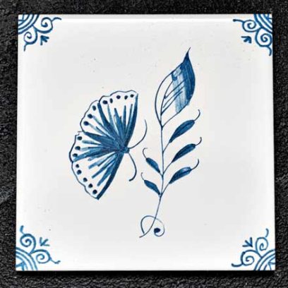 Изразец Голландский. Цветок с бабочкой 2