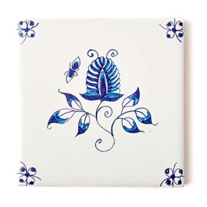 Изразец «Голландский. Цветок с мотыльком»