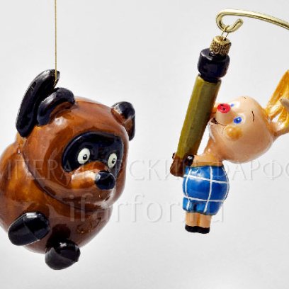 Набор елочных игрушек в подарочной коробке Пятачок и Винни пух в поисках мёда