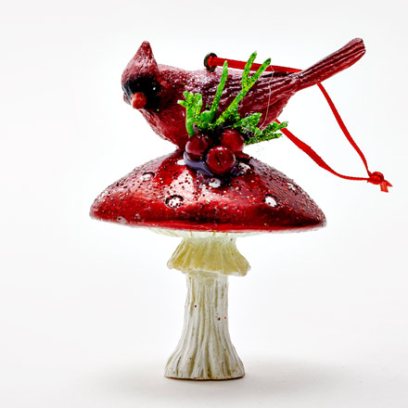 Елочная игрушка «Кардинал на мухоморе 1»