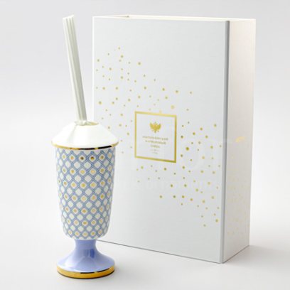 Аромадиффузор в подарочной коробке «Нежный пион»