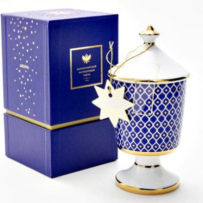 Свеча ароматическая в фарфоровом подсвечнике Сладкий табак Индиго 2