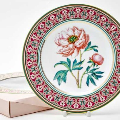 Декоративная тарелка в подарочной коробке Цветы и ягоды России. Дивный пион