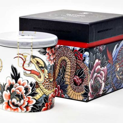 Свеча ароматическая в фарфоровом подсвечнике Северное сияние Tattoo. SERPENTA