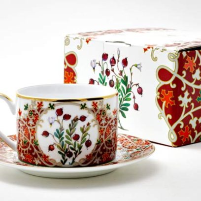 Чашка с блюдцем чайная в подарочной коробке «Цветы и ягоды России. Клюква заповедная» 1/2