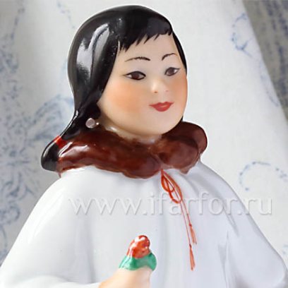 Скульптура «Якутка с цветком»