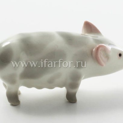 Скульптура «Свинка-мама» Форма: Свинка-мама. Мягкий фарфор. 40 мм.
