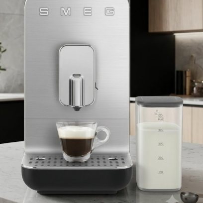 Автоматическая кофемашина SMEG BCC13BLMEU, цвет черный матовый