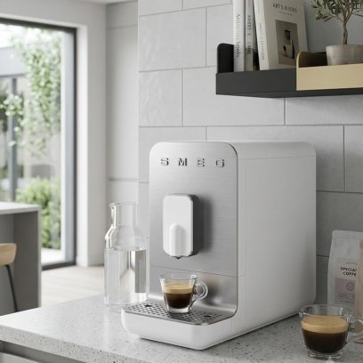 Автоматическая кофемашина SMEG BCC11WHMEU, цвет белый матовый