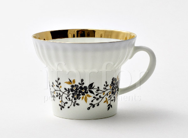 Cup and saucer tea Thin branches Wave