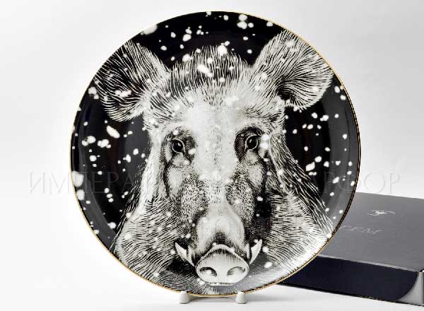 Decorative plate in a gift box Totem.Caban