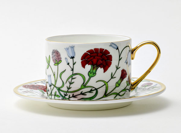 Cup and saucer tea Alices garden Idyll