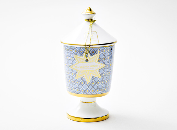 Candle scented in a porcelain candlestick Blueberry nights Azur 2