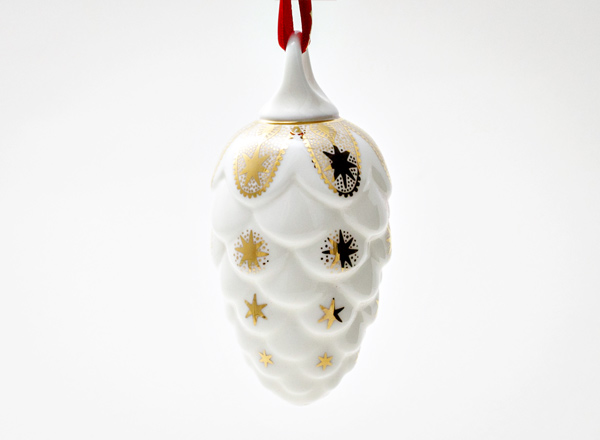 Елочная игрушка в подарочной коробке Шишка Рождество