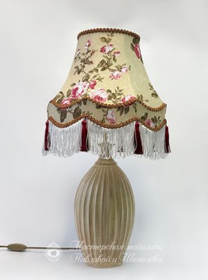 Лампа настольная Розы