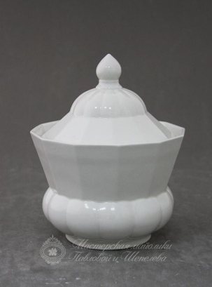 Чашка чайная из кофейного сервиза белая 115 x 140 мм.