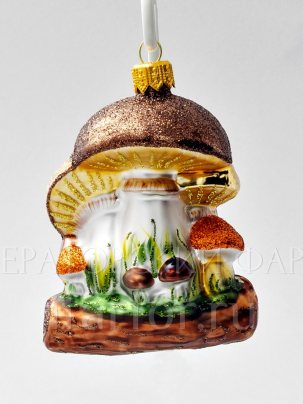 Елочная игрушка Грибы. Грибная семейка 70 x 101 мм.
