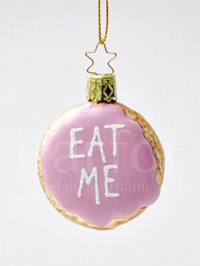 Елочная игрушка «Алиса в стране чудес. Печенье EAT ME» Стекло. 71 мм.