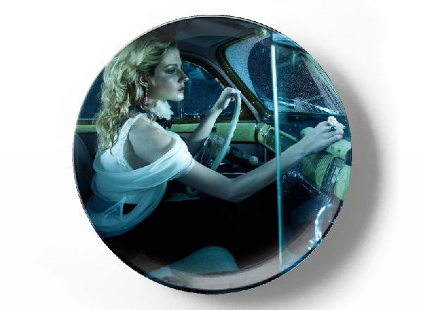 Девушка в автомобиле