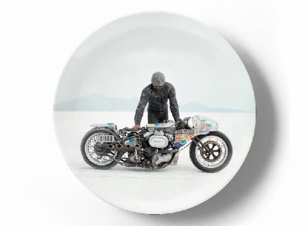 Мотоцикл в снегах