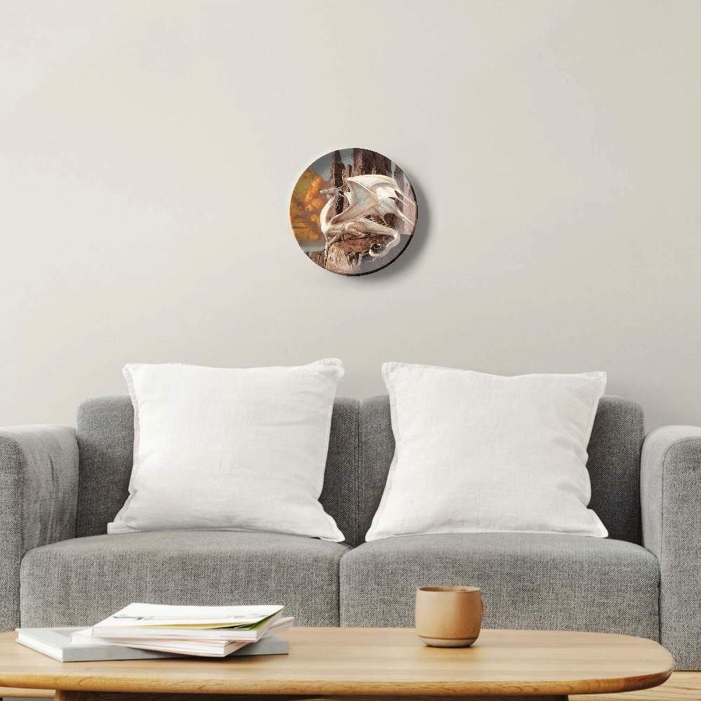 Белый дракон в скалах