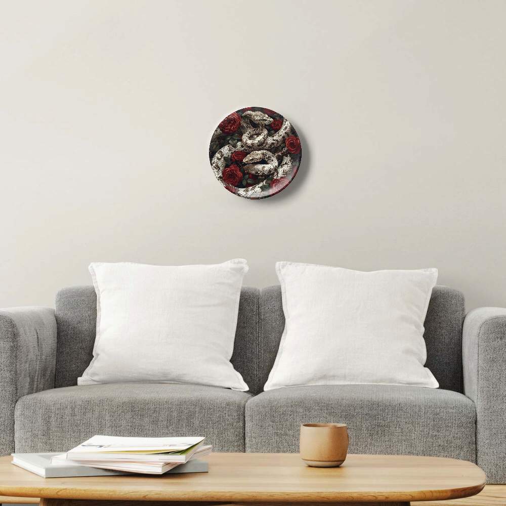 Белые змеи и красные розы