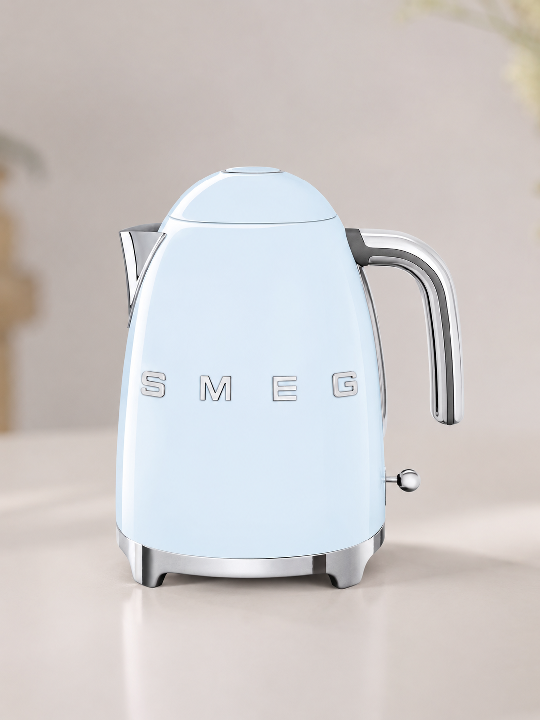 Электрический чайник SMEG KLF03PBEU цвет пастельно-голубой глянцевый